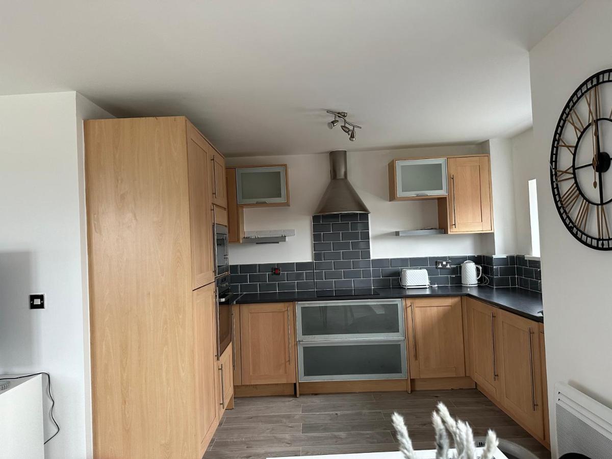 2 Bed Modern Apartment Swansea Exterior foto