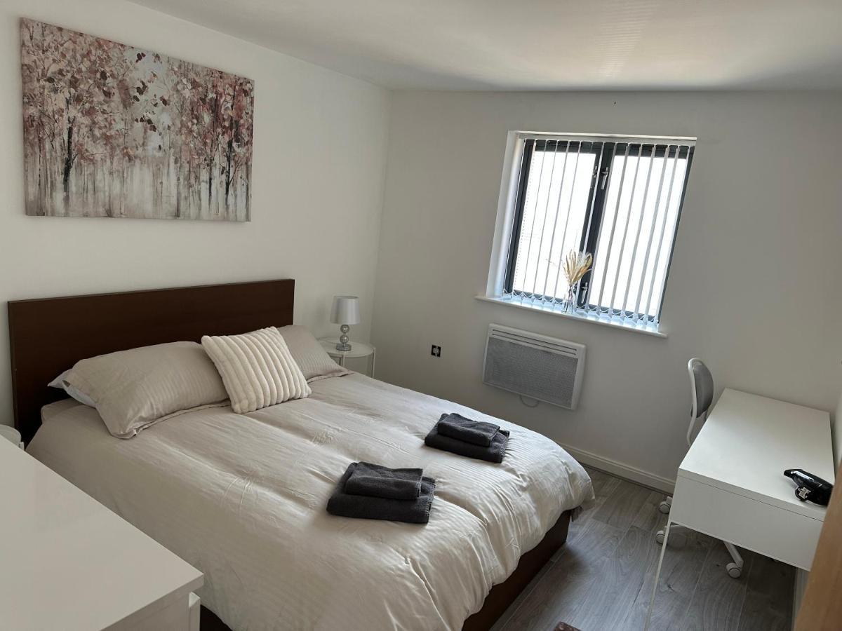 2 Bed Modern Apartment Swansea Exterior foto